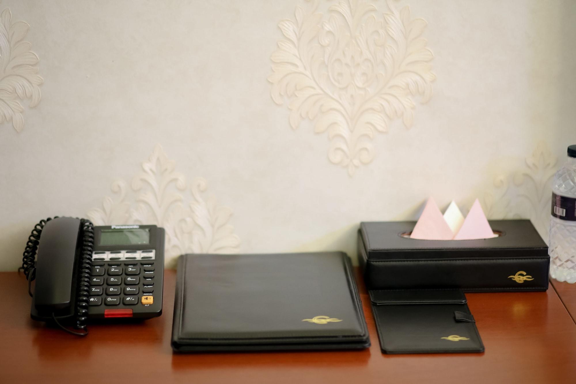 Coventina Lake Suites Dhaka Exterior photo